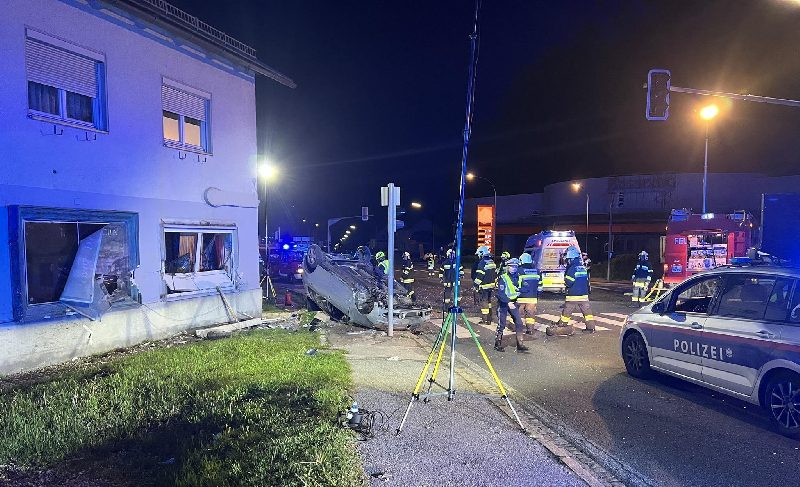 Schwerer Verkehrsunfall (Bild 2)